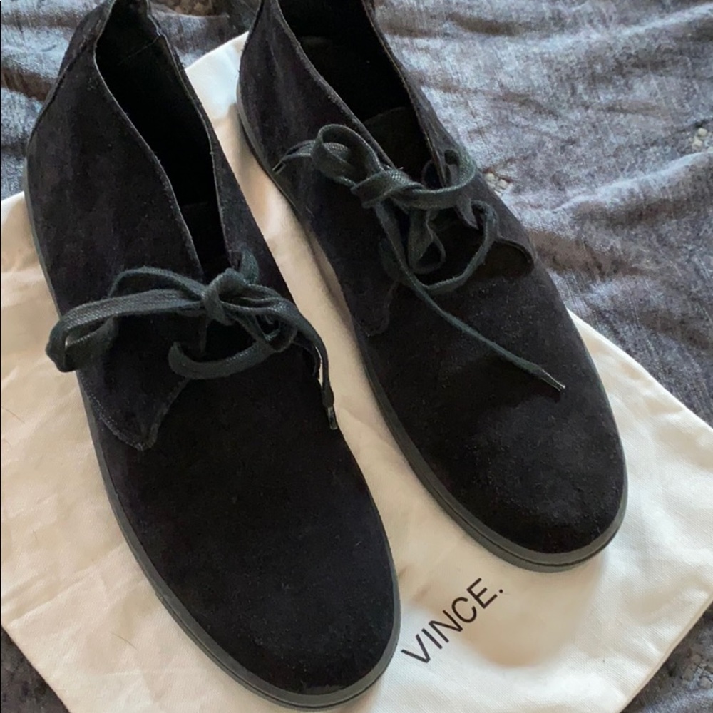 Never worn black Vince chukka boot